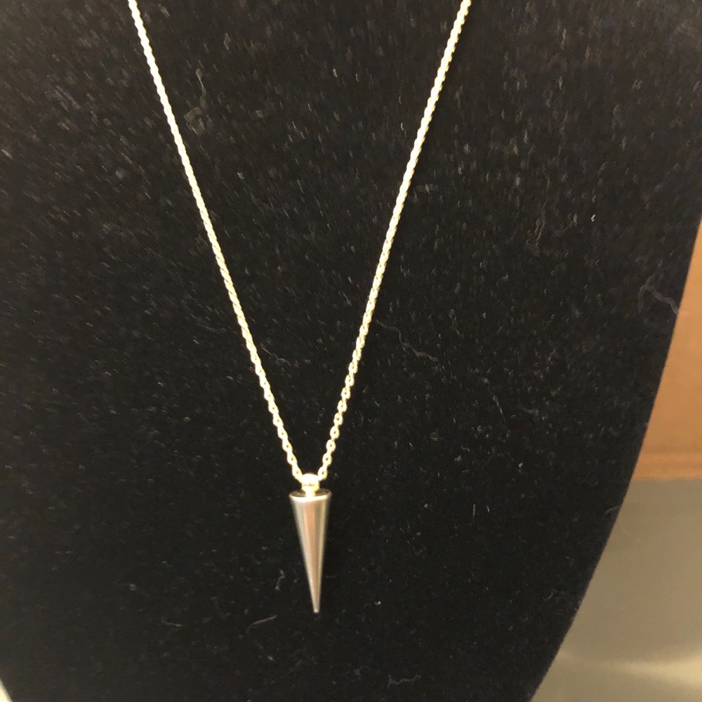 Spike necklace